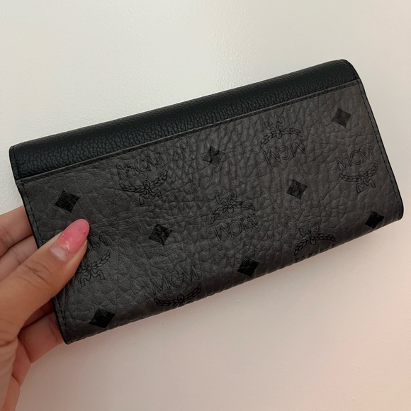 MCM • Brand new Tracy crossbody wallet in black leather visetos - Picture 4 of 8